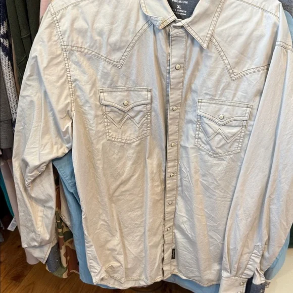 Wrangler Retro Premium Cream Shirt - Picture 2 of 5